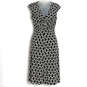 4/$25 White House Black Market Black Print Dress